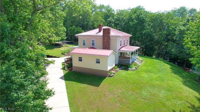 309 Donahey Avenue NE, New Philadelphia, OH 44663