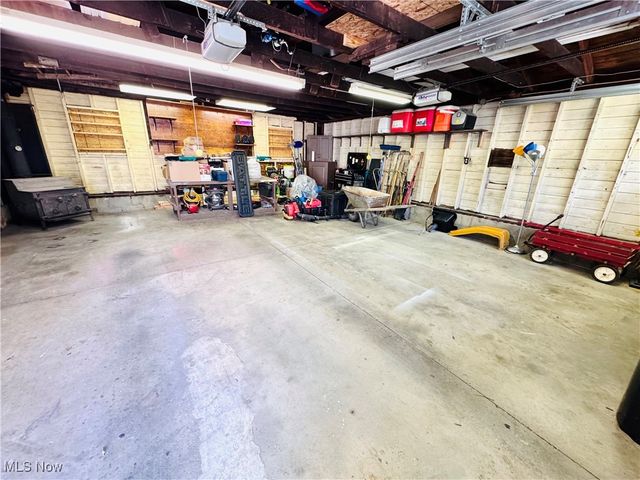 309 Donahey Avenue NE, New Philadelphia, OH 44663