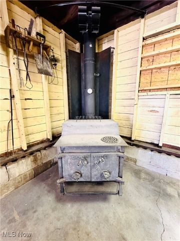 309 Donahey Avenue NE, New Philadelphia, OH 44663