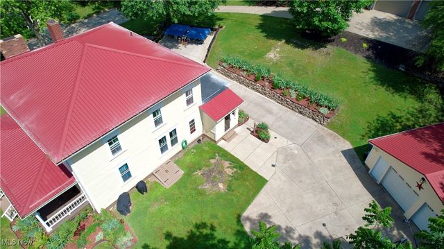 309 Donahey Avenue NE, New Philadelphia, OH 44663