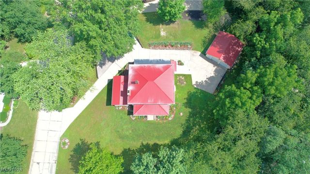 309 Donahey Avenue NE, New Philadelphia, OH 44663