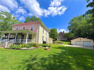 309 Donahey Avenue NE, New Philadelphia, OH 44663