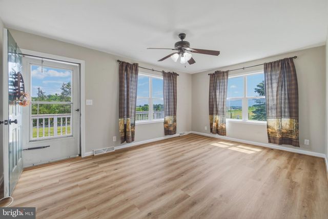 2032 CONICVILLE RD, Mount Jackson, VA 22842