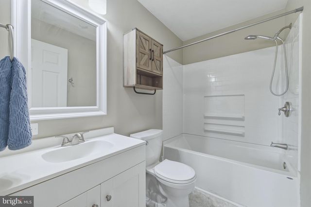 2032 CONICVILLE RD, Mount Jackson, VA 22842