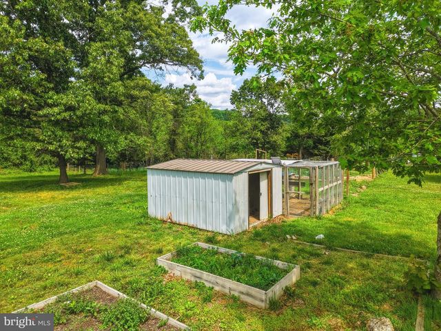 2032 CONICVILLE RD, Mount Jackson, VA 22842