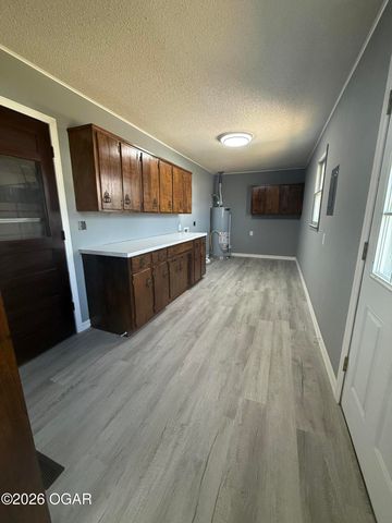 2030 Forest Street, Carthage, MO 64836