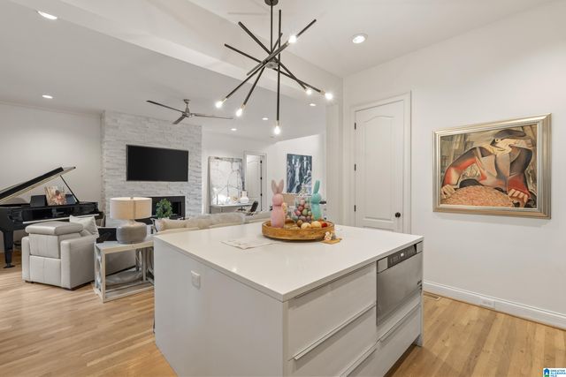 1104 HOLLYWOOD MANOR CIRCLE, Homewood, AL 35209