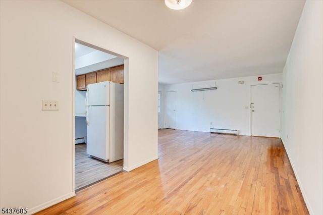 55 Gill Ln, Woodbridge Twp., NJ 08830