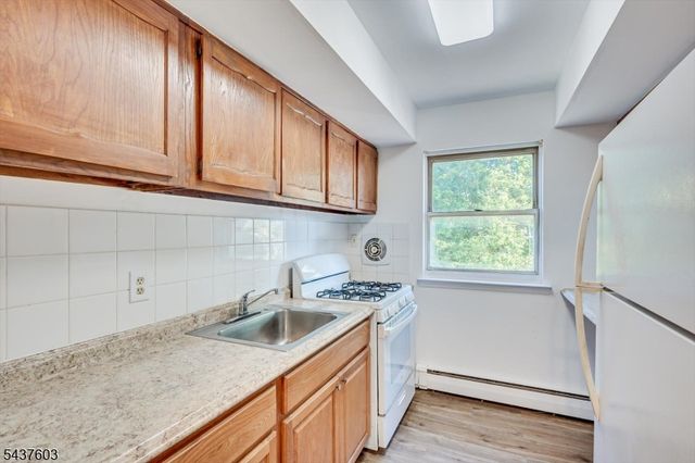 55 Gill Ln, Woodbridge Twp., NJ 08830