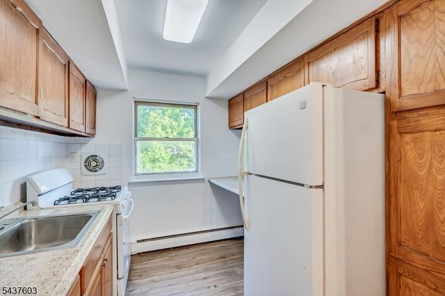 55 Gill Ln, Woodbridge Twp., NJ 08830
