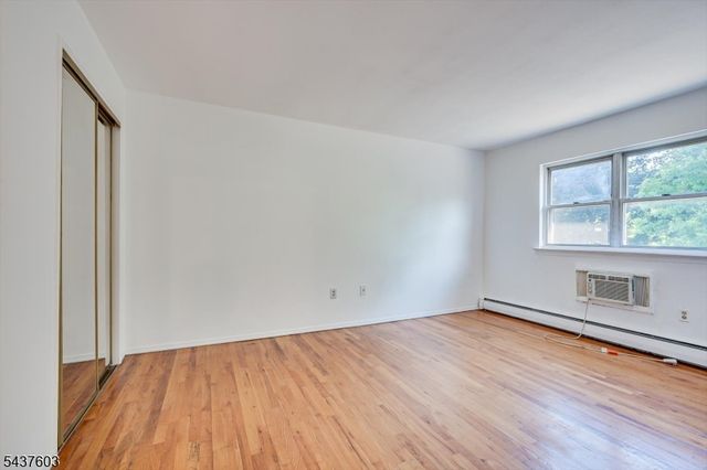 55 Gill Ln, Woodbridge Twp., NJ 08830