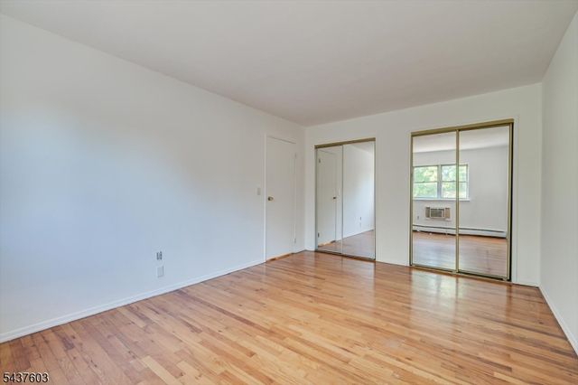 55 Gill Ln, Woodbridge Twp., NJ 08830