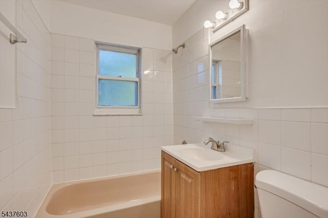 55 Gill Ln, Woodbridge Twp., NJ 08830