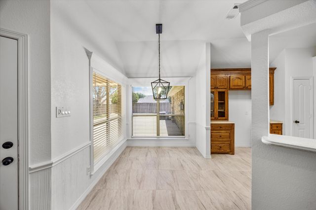 608 Hanover Drive, Waxahachie, TX 75165
