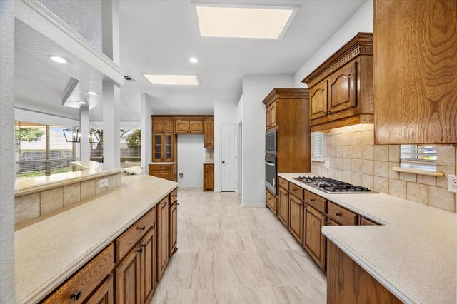 608 Hanover Drive, Waxahachie, TX 75165