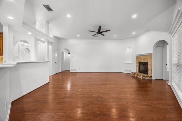 608 Hanover Drive, Waxahachie, TX 75165