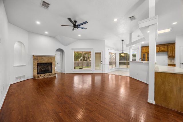 608 Hanover Drive, Waxahachie, TX 75165