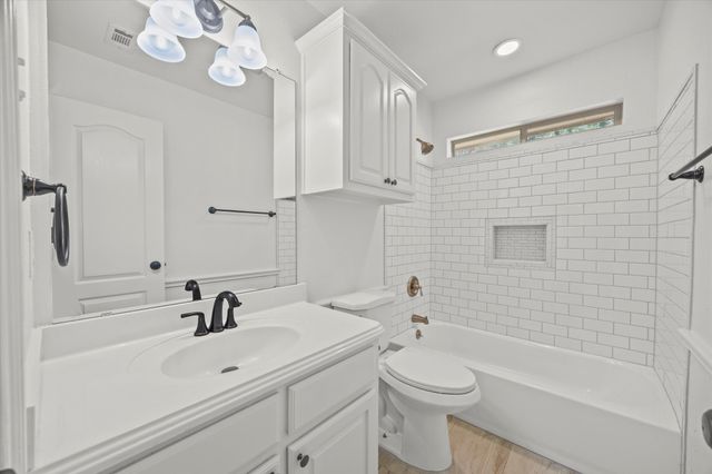 608 Hanover Drive, Waxahachie, TX 75165