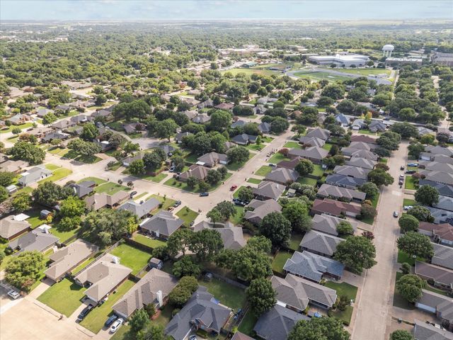 608 Hanover Drive, Waxahachie, TX 75165