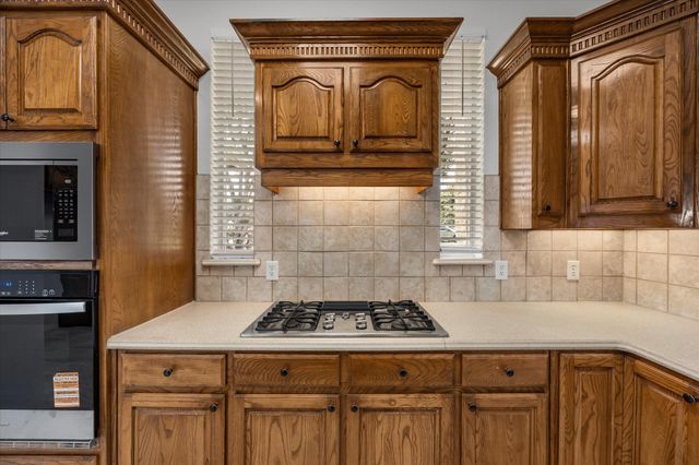 608 Hanover Drive, Waxahachie, TX 75165