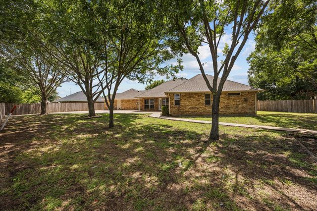 608 Hanover Drive, Waxahachie, TX 75165