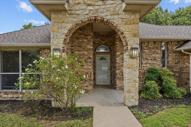 608 Hanover Drive, Waxahachie, TX 75165