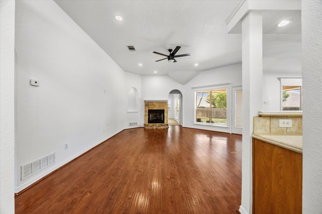608 Hanover Drive, Waxahachie, TX 75165