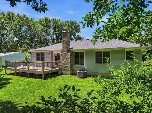 31901 S State Route T Highway, Garden City, MO 64747