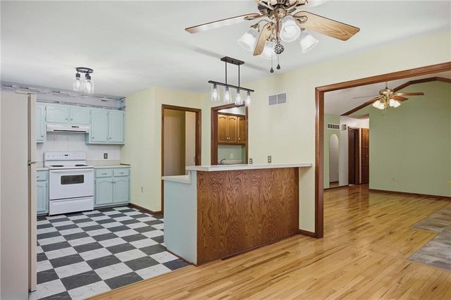 31901 S State Route T Highway, Garden City, MO 64747