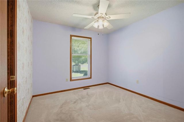 31901 S State Route T Highway, Garden City, MO 64747