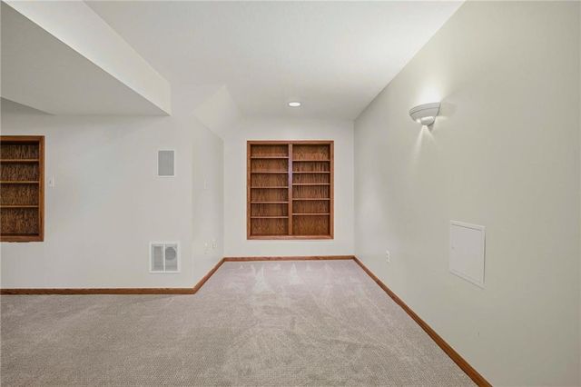 31901 S State Route T Highway, Garden City, MO 64747