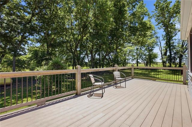 31901 S State Route T Highway, Garden City, MO 64747