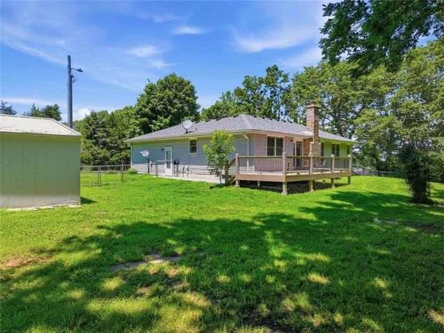 31901 S State Route T Highway, Garden City, MO 64747