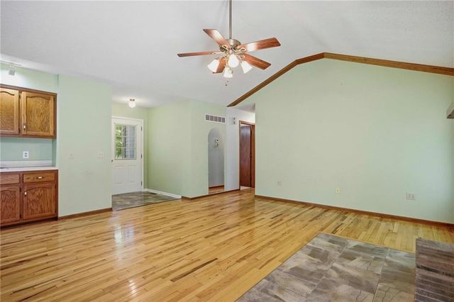 31901 S State Route T Highway, Garden City, MO 64747