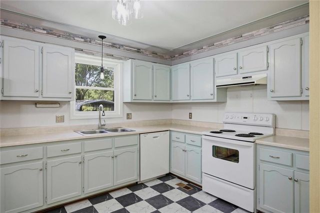 31901 S State Route T Highway, Garden City, MO 64747