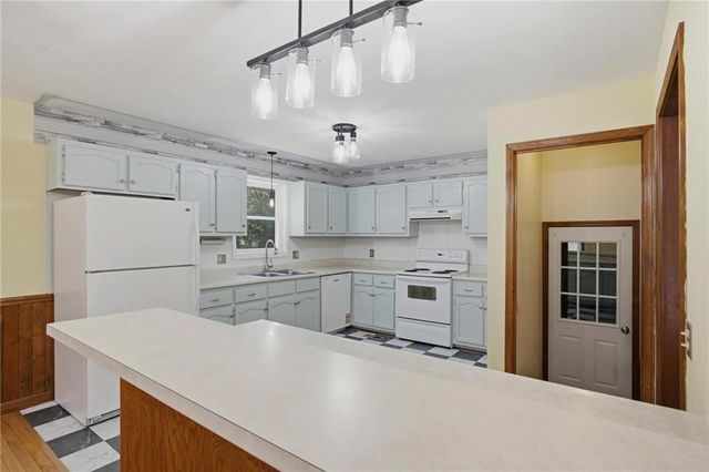 31901 S State Route T Highway, Garden City, MO 64747