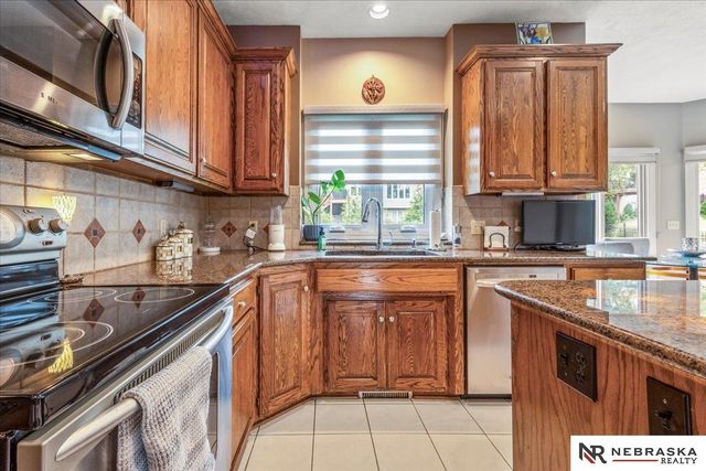 16611 Jones Street, Omaha, NE 68118