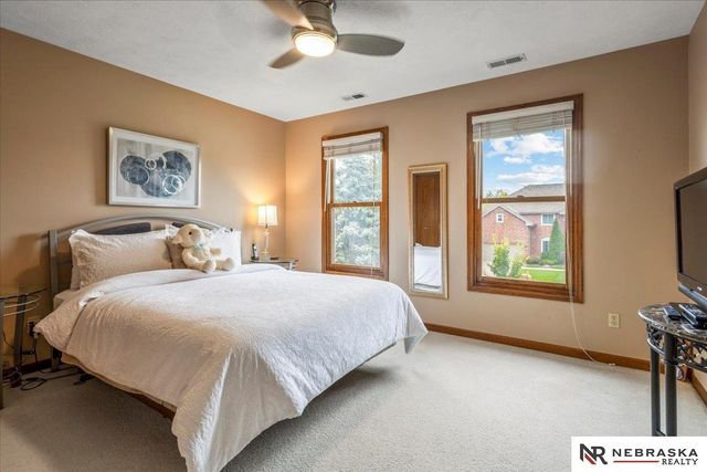 16611 Jones Street, Omaha, NE 68118