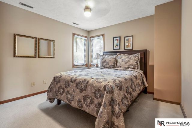 16611 Jones Street, Omaha, NE 68118