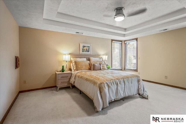 16611 Jones Street, Omaha, NE 68118