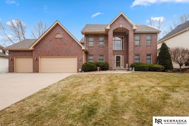 16611 Jones Street, Omaha, NE 68118