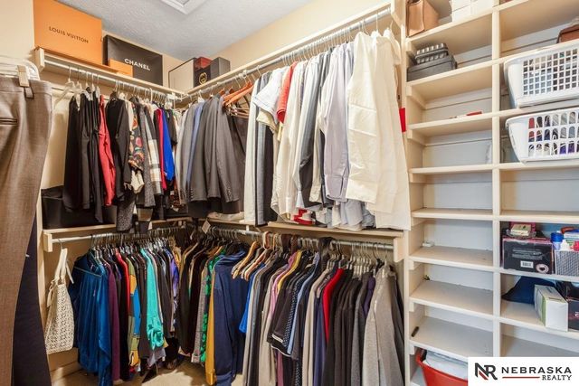 16611 Jones Street, Omaha, NE 68118