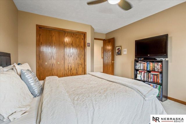 16611 Jones Street, Omaha, NE 68118