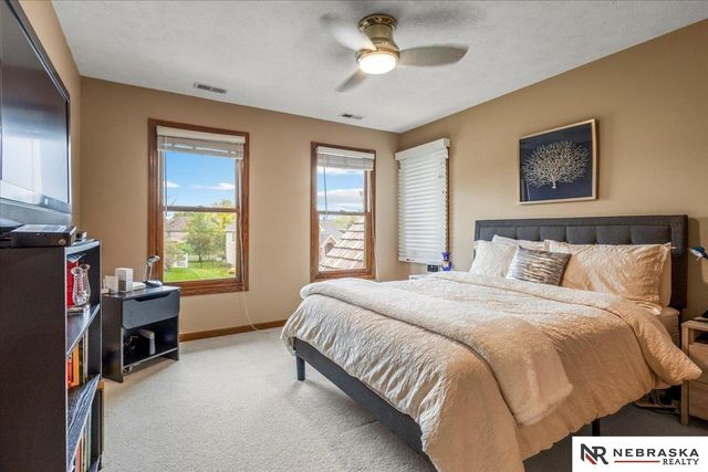 16611 Jones Street, Omaha, NE 68118