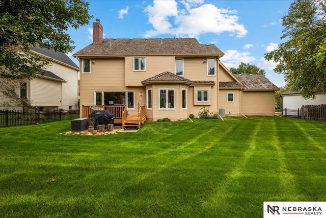 16611 Jones Street, Omaha, NE 68118