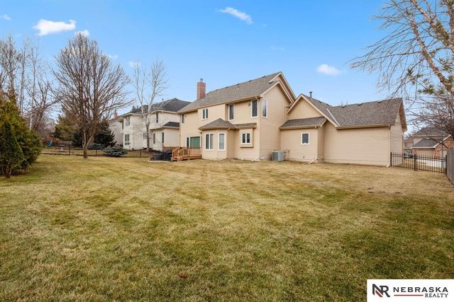 16611 Jones Street, Omaha, NE 68118