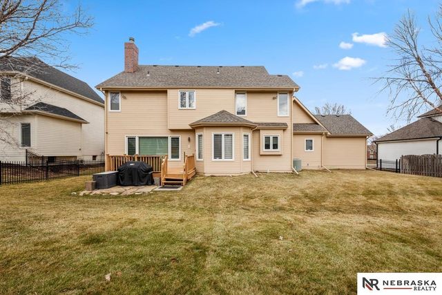 16611 Jones Street, Omaha, NE 68118