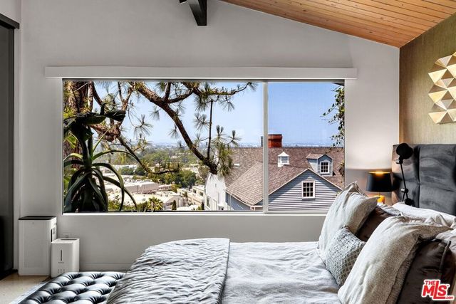 3834 Buena Park Drive, Studio City, CA 91604