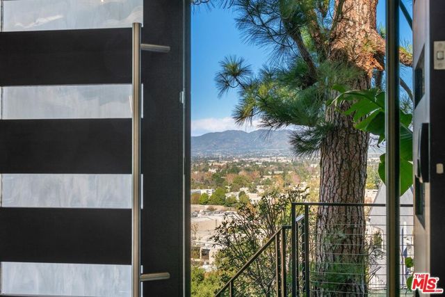 3834 Buena Park Drive, Studio City, CA 91604