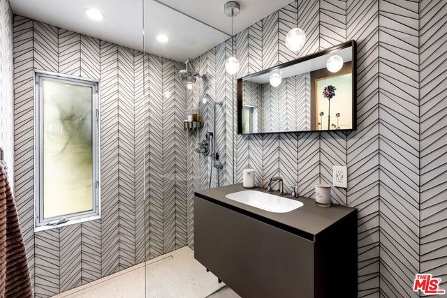 3834 Buena Park Drive, Studio City, CA 91604